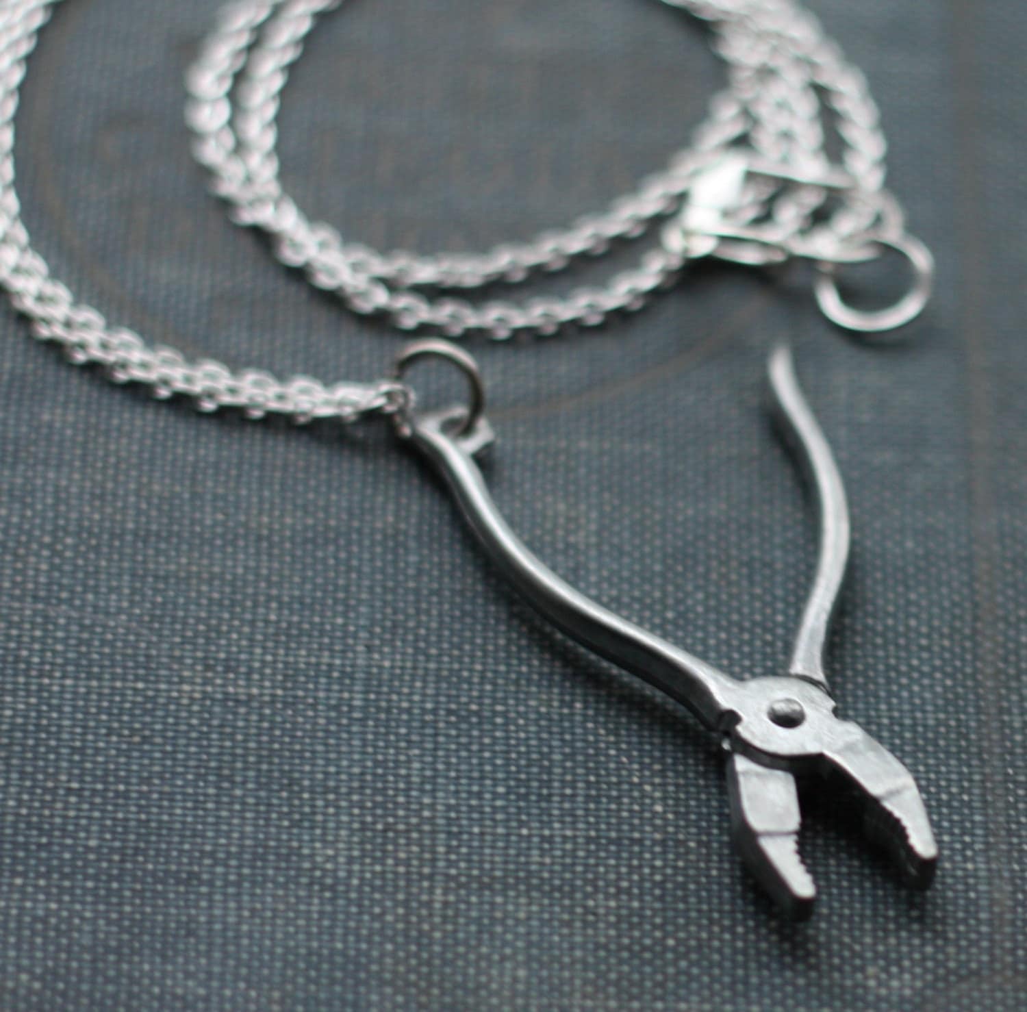 Gorgeous Mini-Plier Necklace Pendant Set