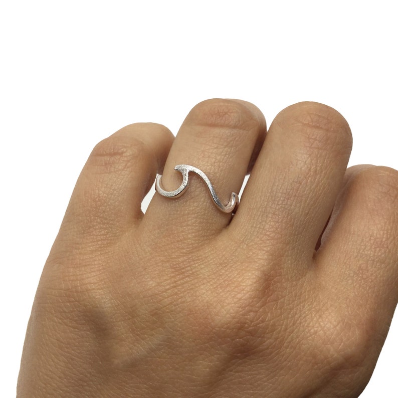 Beautiful Silver Wave Ring 