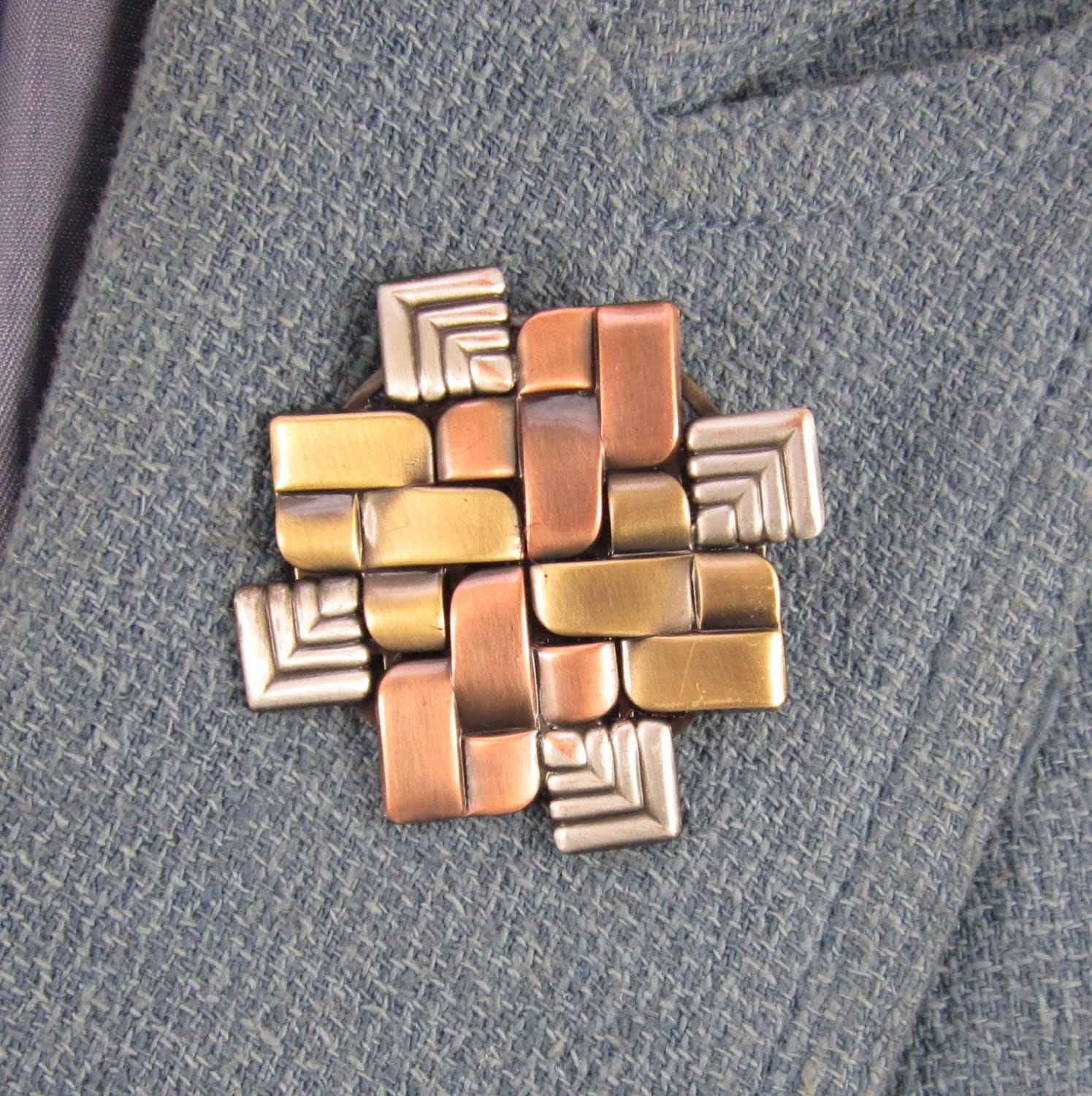 Pretty Metal Brooch for a Passionate Quilter