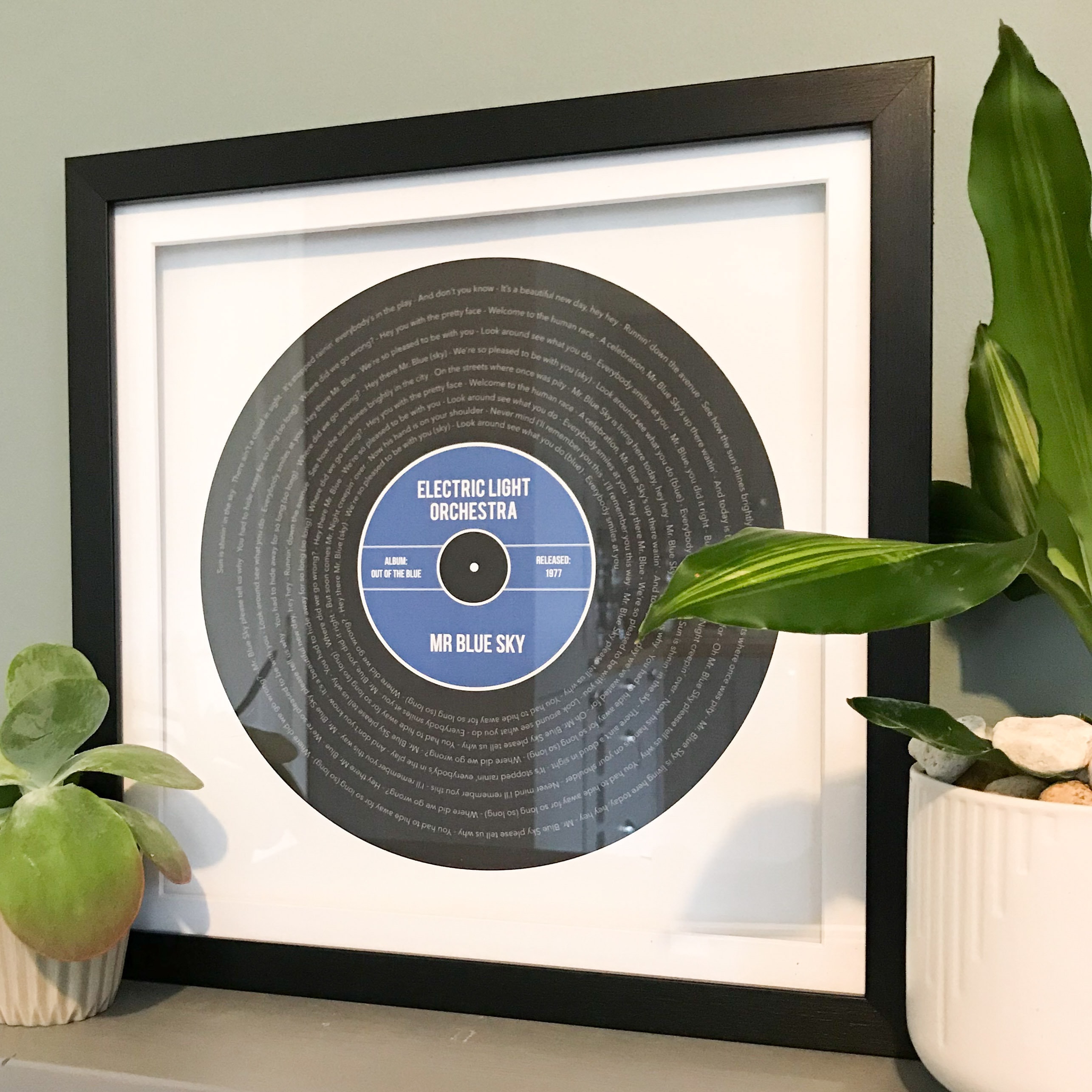 Personalized Record Design with Favorite Lyrics