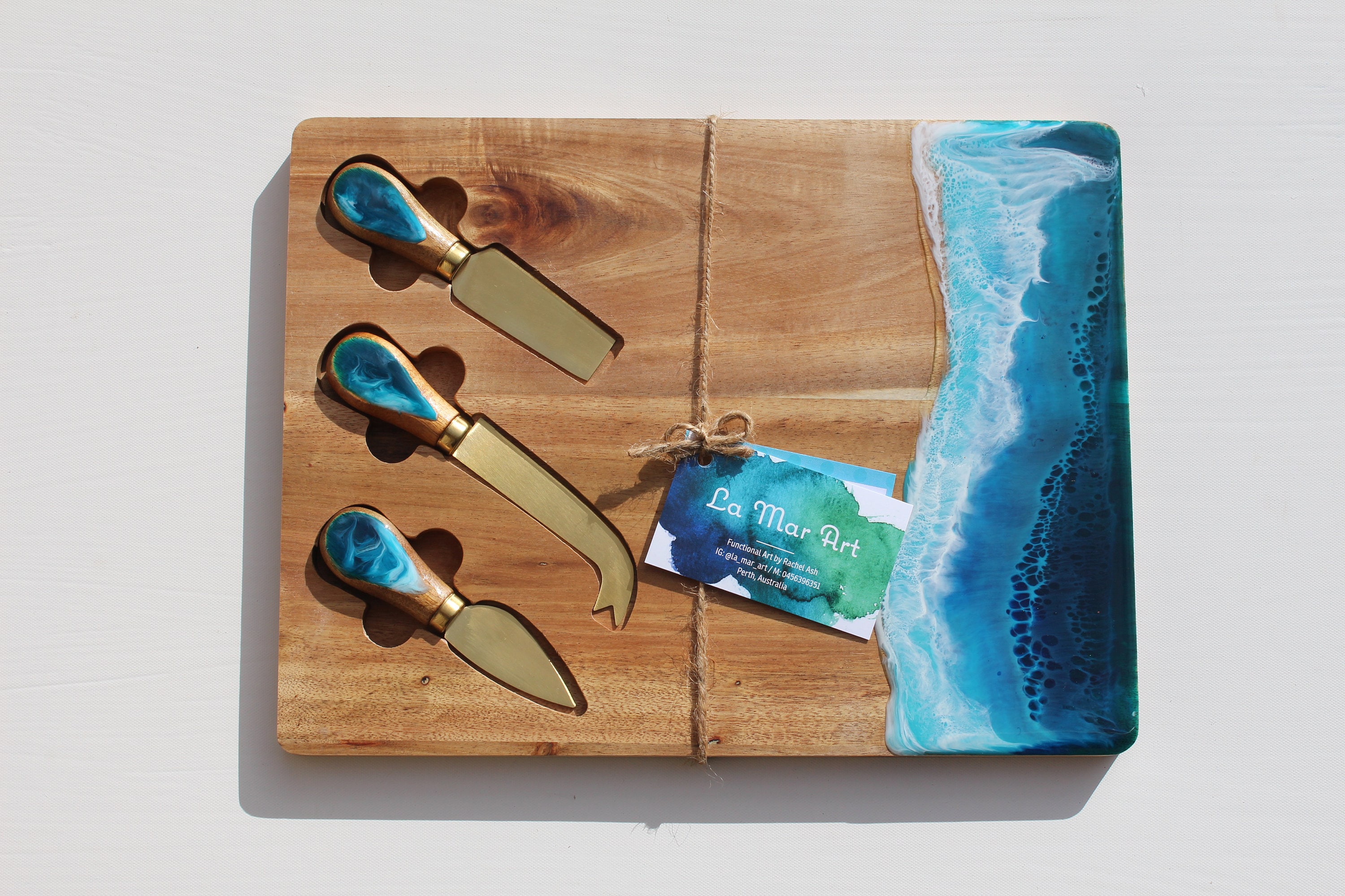 Sea-Inspired Resin Art Cheeseboard and Knife Set